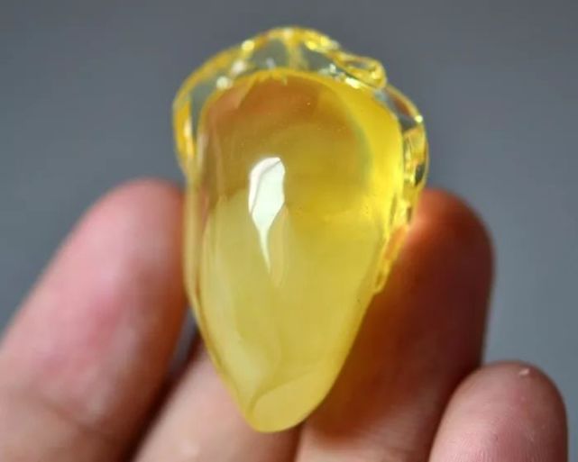 琥珀蜜蠟大全!雞油黃、金絞蜜、白花蜜..以后不會買錯了!