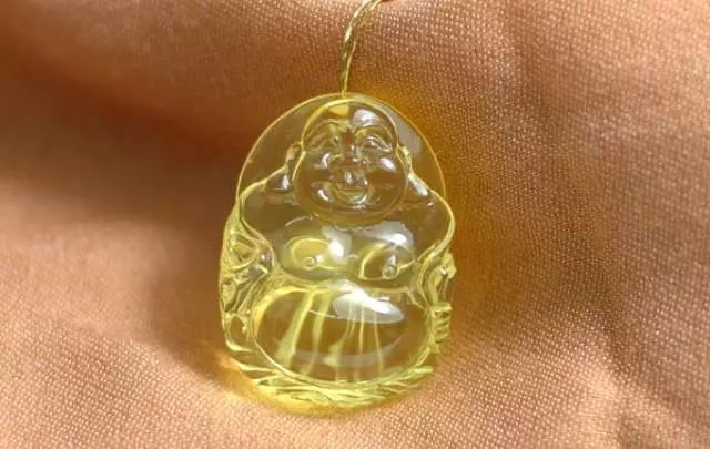 琥珀蜜蠟大全!雞油黃、金絞蜜、白花蜜..以后不會買錯了!