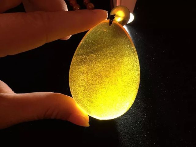琥珀蜜蠟大全!雞油黃、金絞蜜、白花蜜..以后不會買錯了!