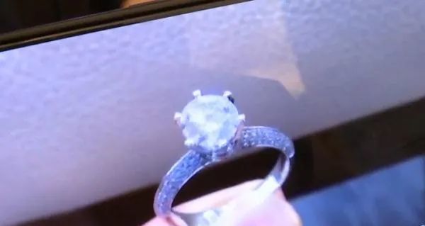 婚禮當天要戴假戒指?這種說法你們那里有嗎?