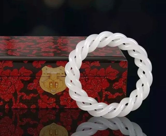 你有你的貴妃鐲,我有我的美人鐲!玉鐲款式竟這么多,安排!