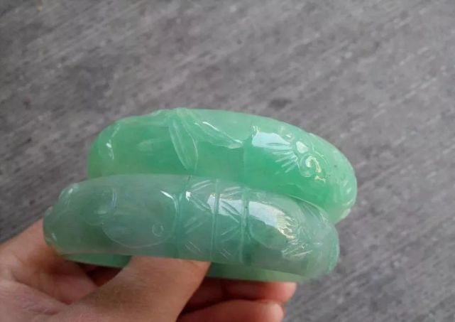 你有你的貴妃鐲,我有我的美人鐲!玉鐲款式竟這么多,安排!