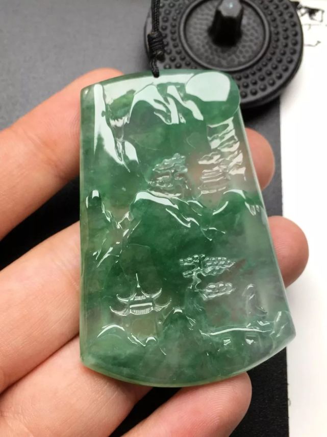 翡翠｜手鐲嫌大怎么辦？撞出紋裂咋處理？戴翡翠的這3條小技巧趕緊收好~總會用得上！