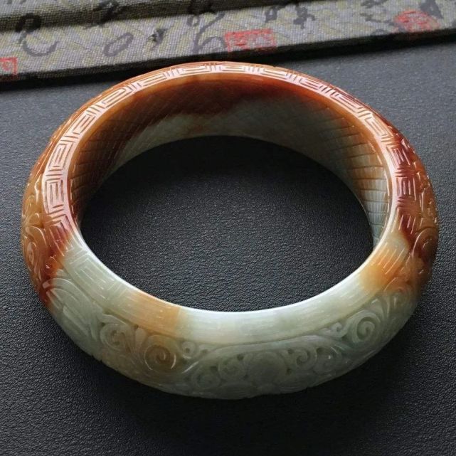 熊孩子尬舞毀掉十幾萬的翡翠，那一刻真心疼！