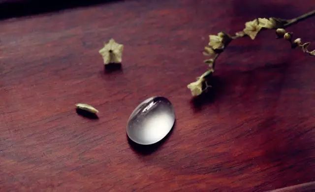 翡翠戒面小小的，卻是賣得最貴的，你知道為什么嗎？
