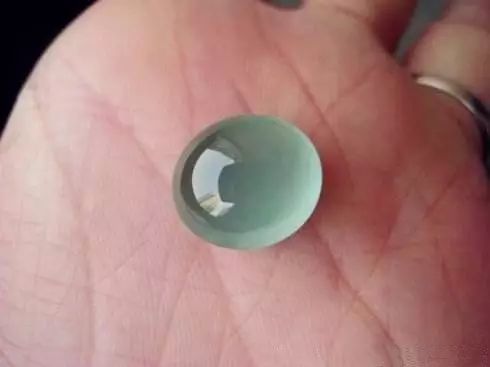 翡翠戒面小小的，卻是賣得最貴的，你知道為什么嗎？
