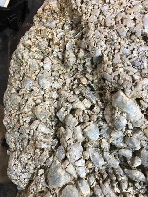 重510公斤的星光藍寶石集群---偶得之石(Serendipity Sapphire)長啥樣?寶石集群是個啥?