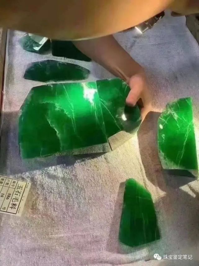 2021年珠寶圈十大熱詞【朋友圈刷屏事件】