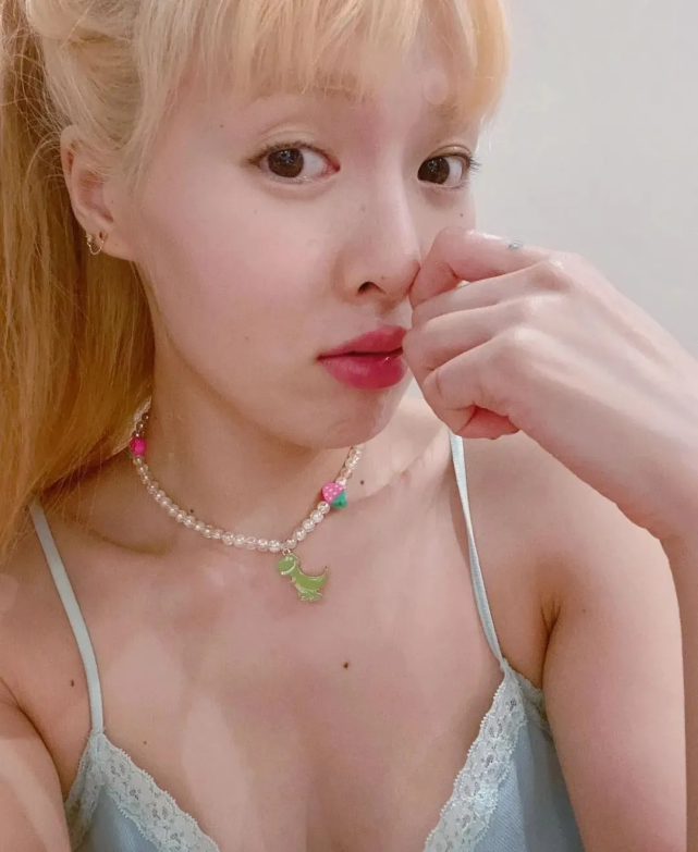 泫雅的求婚戒指被網友吐槽太丑,設計師回應稱很貴
