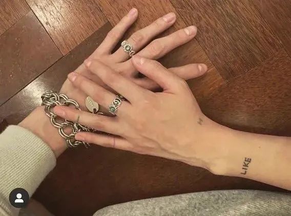 泫雅的求婚戒指被網友吐槽太丑,設計師回應稱很貴