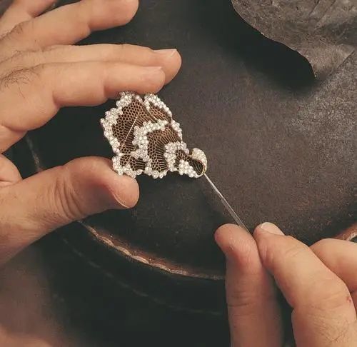 沒有大寶石也能超拉風！這些18k金珠寶到底有什么魅力？