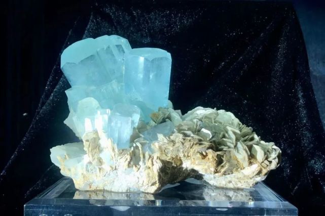 別瞎戴!彩色寶石是真靈!不同顏色不同神效,戴錯不光丑還影響心情!