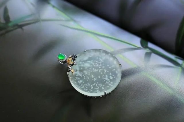 為什么行家都在追捧木那“雪花棉”?棉不是瑕疵嗎?