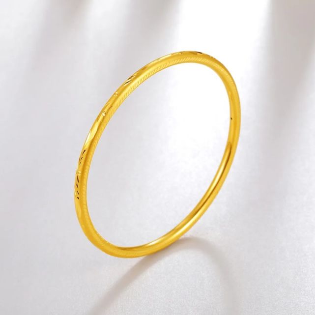 試戴金手鐲,店員就讓賠1467元,這也太嚇人了
