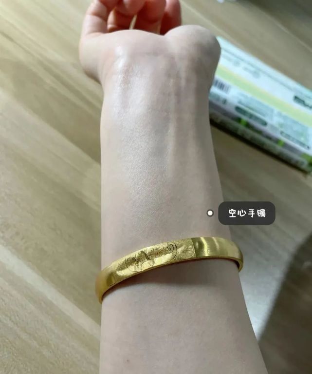 試戴金手鐲,店員就讓賠1467元,這也太嚇人了