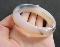 玉髓手鐲是否值錢？淺談玉髓與瑪瑙