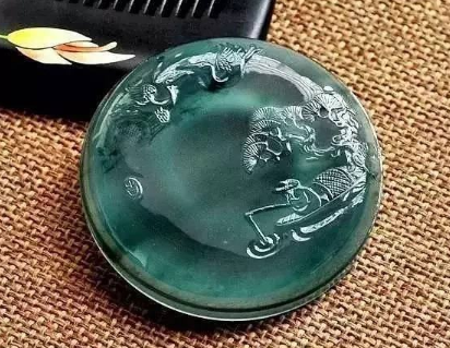 什么才是真正的老藍水翡翠 要鑒定為老藍水翡翠