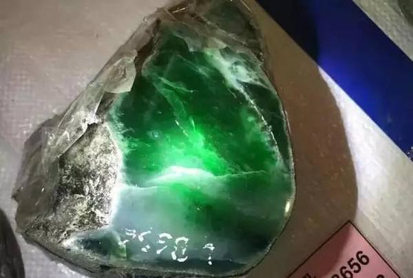 翡翠毛料怎么賭 翡翠毛料有哪些需要注意的地方