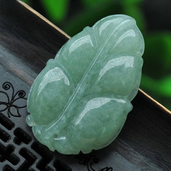 翡翠a貨在水中鑒定真假有用嗎 這些鑒別誤區你要