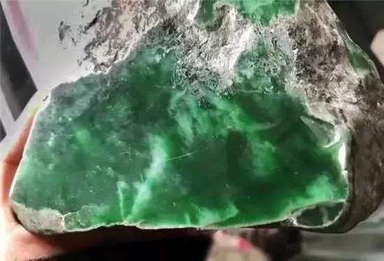 翡翠毛料怎么賭 翡翠毛料有哪些需要注意的地方
