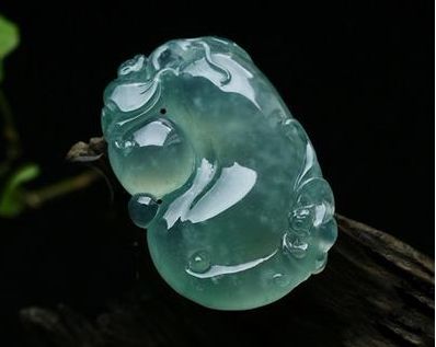 新手看翡翠怎么鑒別種水好壞 依據哪些方面去判