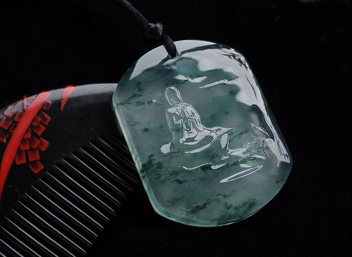 如何鑒定翡翠觀音吊墜的真假 從四點特質教你怎