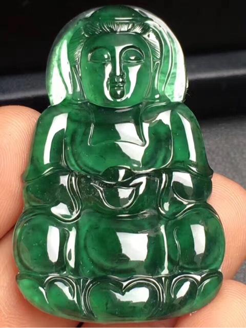 玉髓和翡翠的區別？翡翠和玉髓的價格差別那大