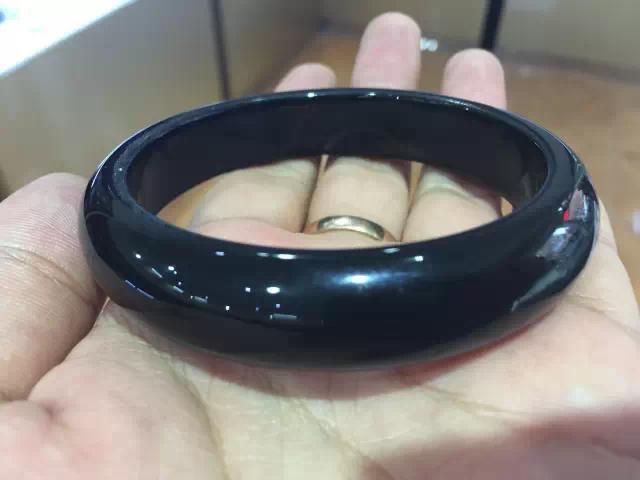 玉髓與瑪瑙的區別？【瑪瑙和玉髓的區別圖片】
