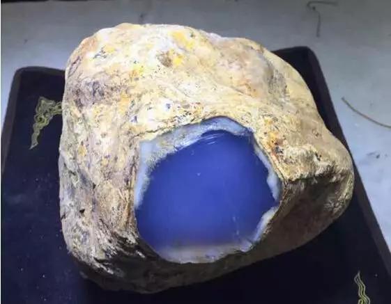 玉髓與瑪瑙的區別？【瑪瑙和玉髓的區別圖片】