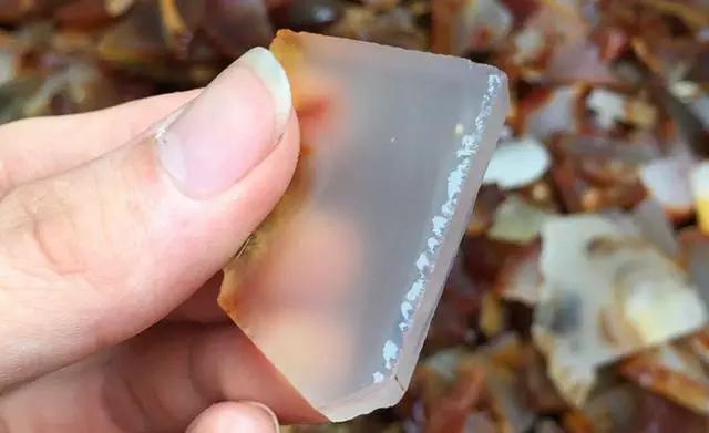 玉髓與瑪瑙的區別？【瑪瑙和玉髓的區別圖片】
