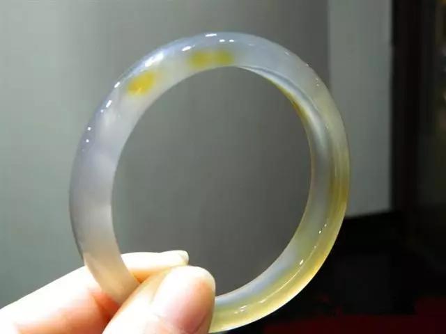 玉髓與瑪瑙的區別？【瑪瑙和玉髓的區別圖片】