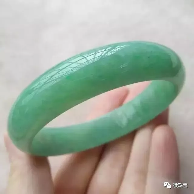 如何挑選翡翠手鐲？什么樣的翡翠手鐲好【推薦