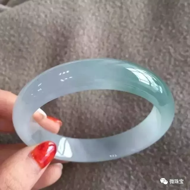 如何挑選翡翠手鐲？什么樣的翡翠手鐲好【推薦
