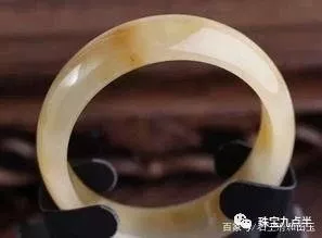 金絲玉手鐲適合什么人？金絲玉功效與作用