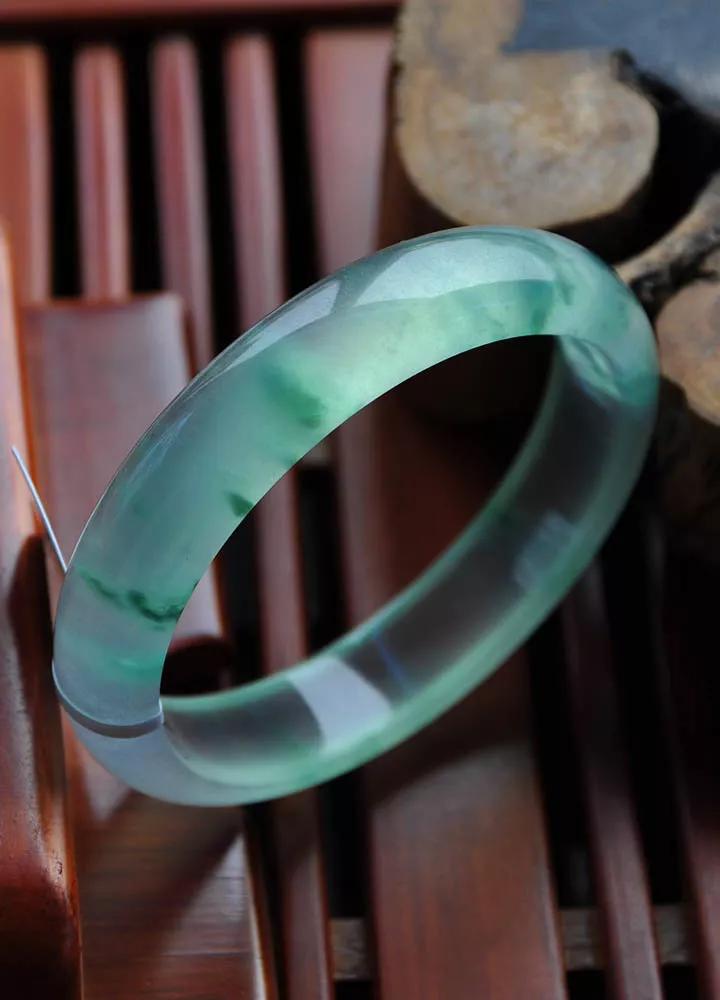 哪些人不適合戴玉鐲?什么樣的人不能戴玉鐲【快