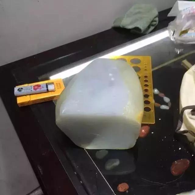 也許只有土豪才這樣玩籽料！