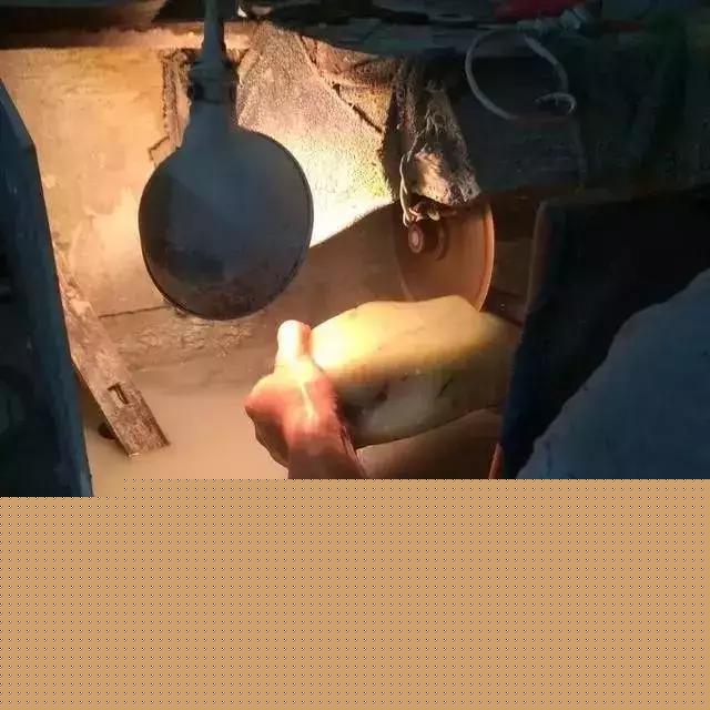也許只有土豪才這樣玩籽料！