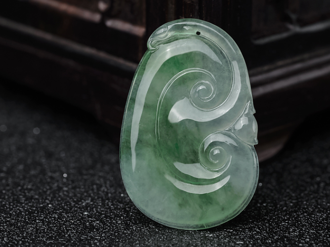 翡翠有紋的原因？它對翡翠的價值有影響嗎？
