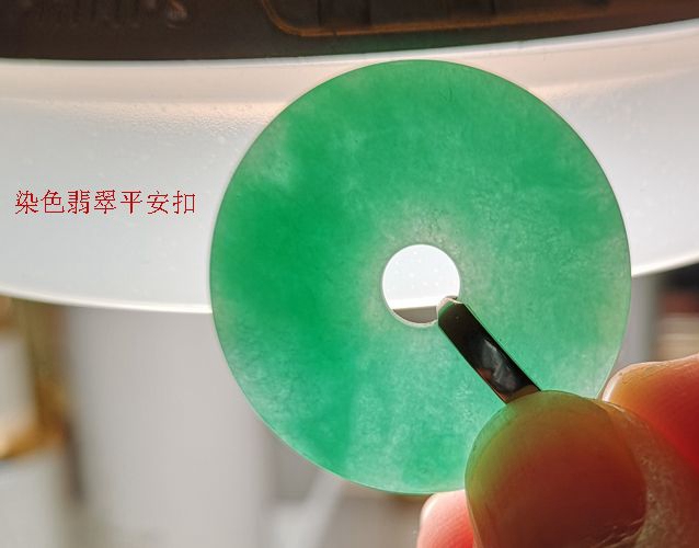 怎么看翡翠真假？老玩家都是如何鑒別翡翠真假