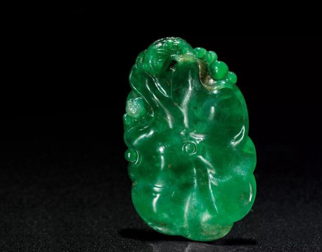 清代翡翠都有何特點？如何區分清代翡翠的時間