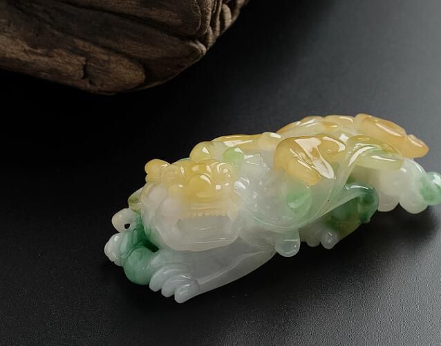 三彩翡翠是什么？福祿壽三彩翡翠又是什么？