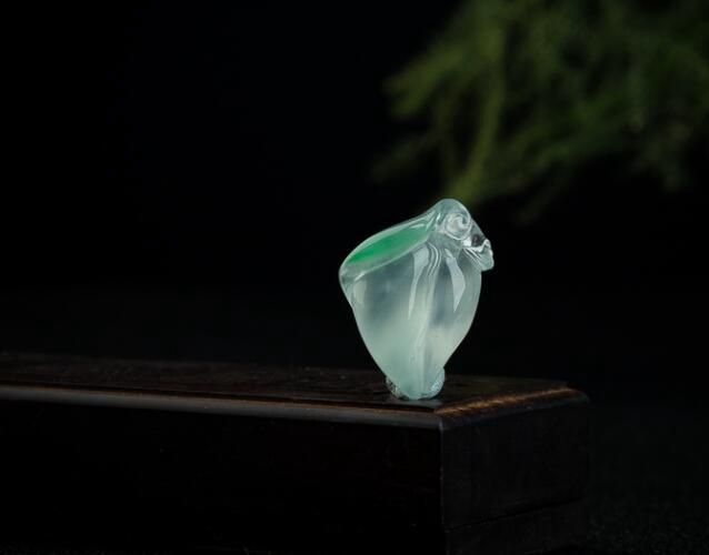 翡翠水頭指的是什么？豆種翡翠是不是沒有水頭