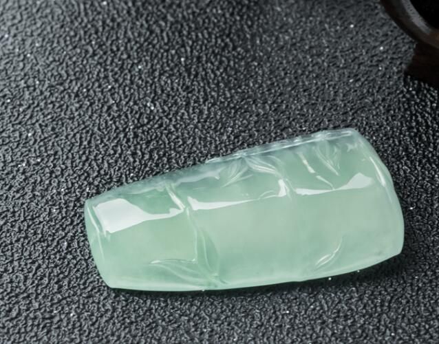 翡翠的功效與作用都有哪些？翡翠真的能“養人