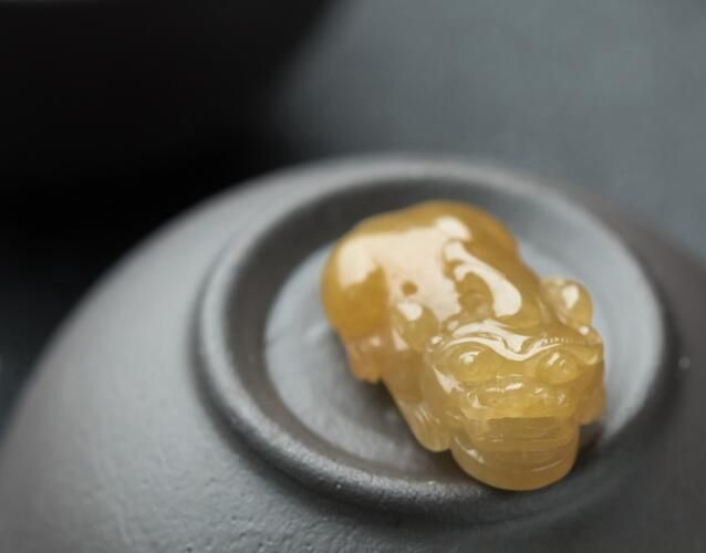 黃翡值錢嗎？黃翡和黃龍玉的區別有哪些？ -翡翠