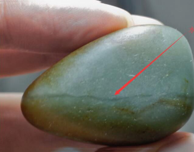 和田玉水線是什么？和田玉有水線究竟好不好？