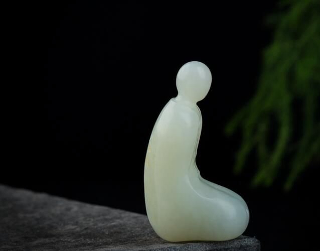 羊脂玉多少錢一克？越白的羊脂玉越值錢嗎？