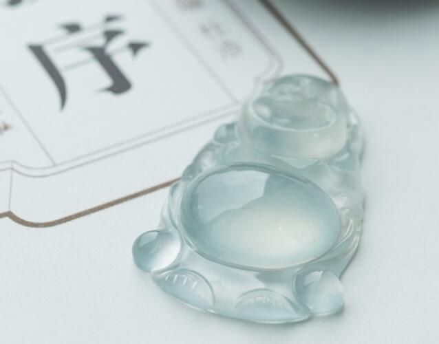 水種翡翠是什么？水種翡翠有何特征？ -翡翠