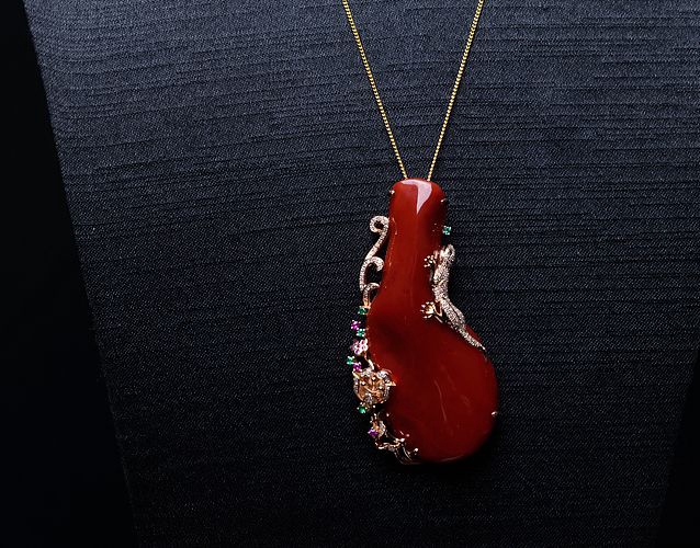 紅珊瑚吊墜該如何挑選？紅珊瑚吊墜的價格 -紅珊