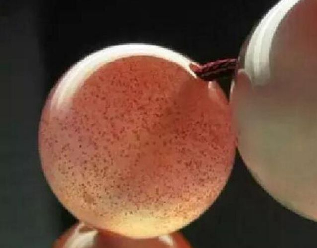 燈光下瑪瑙怎么分真假？燈光下真瑪瑙的紋路？