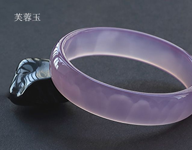 藍田玉手鐲價值高嗎？著名的藍田玉究竟值不值